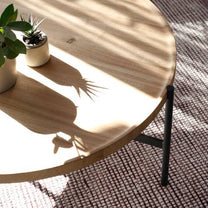 שולחנות עץ אלון בשילוב ברזל