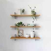 מדפים לחדר שינה