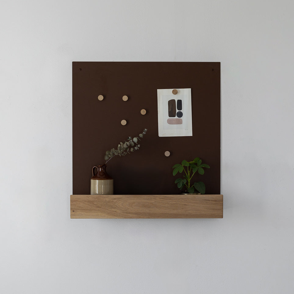 PLANK לוח למגנטים 65x60 עם מדף וחזית עץ