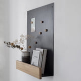 PLANK לוח למגנטים 65x45 עם מדף וחזית עץ אלון