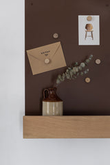 PLANK לוח למגנטים 65x45 עם מדף וחזית עץ אלון