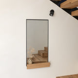 PLANK מראת קיר עם מדף וחזית עץ אלון