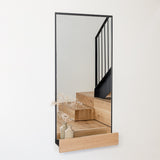 PLANK מראת קיר עם מדף וחזית עץ אלון