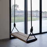 נדנדת עץ אלון וברזל בשחור