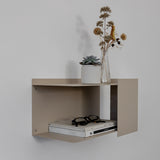 FLIP – שידת צד לתלייה דו-כיוונית