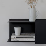 FLIP – שידת צד לתלייה דו-כיוונית