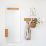 KORA MIRROR מראה מודולרית עם אלמנט עץ