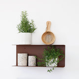 H מדף מתכת עם לוח מגנטי