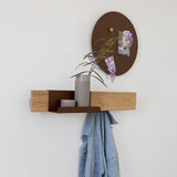 KORA HANGERS מתלה מתכת עם חזית עץ מעוצב לקיר