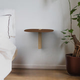 CUT
שידת צד תלויה בשילוב עץ ומתכת