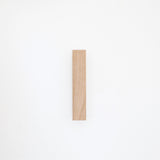 מתלי קו – שלישיית מתלים לקיר מעץ אלון