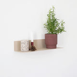 LINE מדף ברזל בעיצוב מינימליסטי