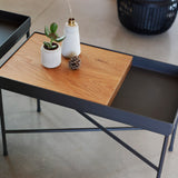 שולחן סלון מלבני עם אריח בטון או עץ