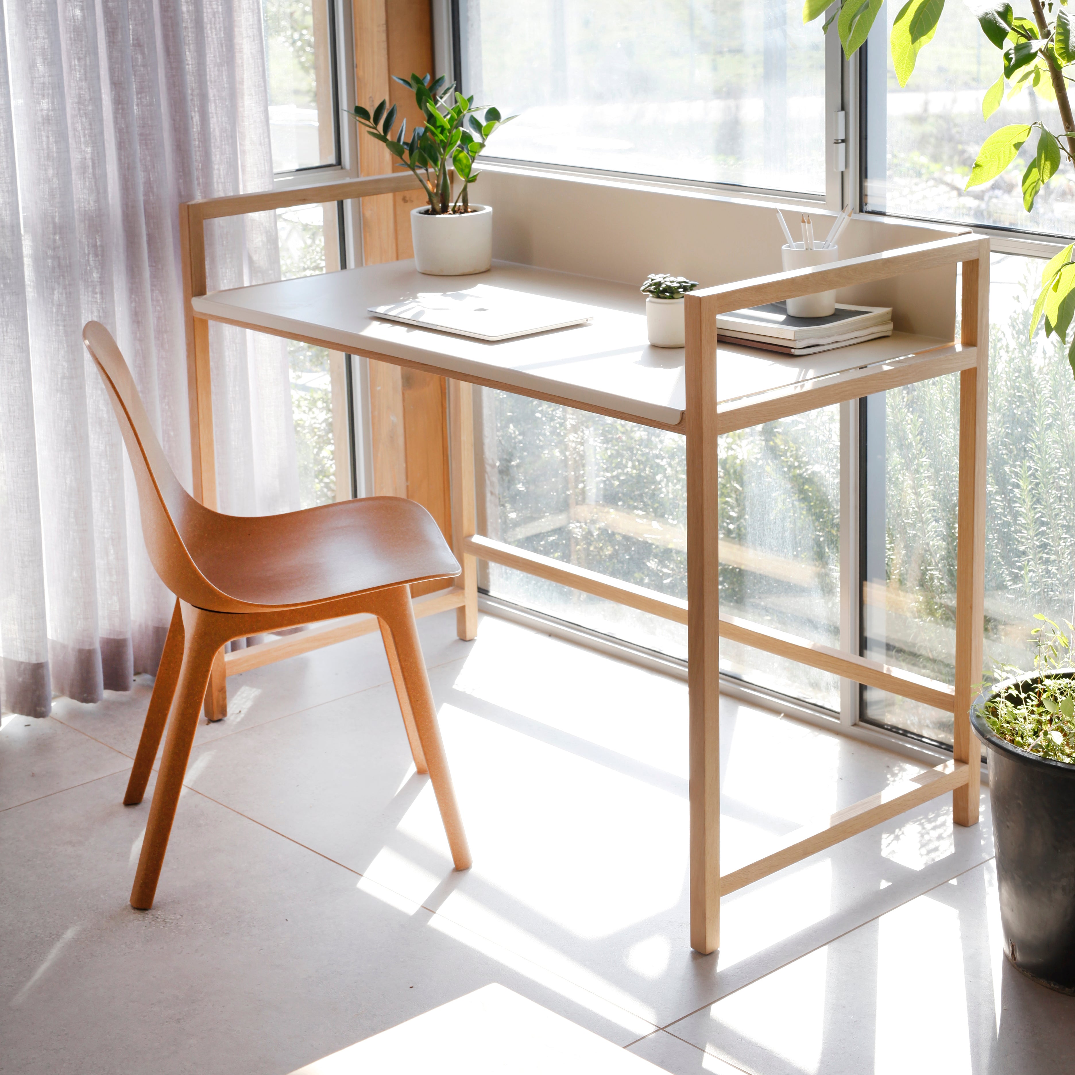 Target 2025 akira desk