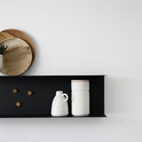 H מדף מתכת עם לוח מגנטי