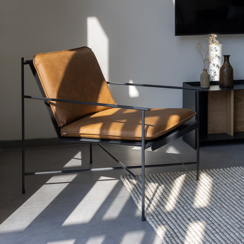 כורסת ברזל ריפוד עור טבעוני Nook