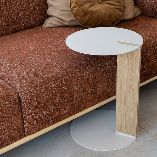 CUT rounded - שולחן צד