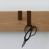 KORA HOOK SMALL מתלה וו מינימליסטי למדף