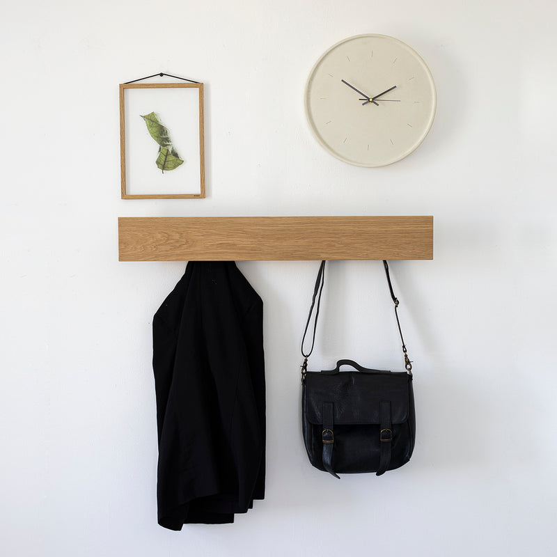 KORA HANGERS מתלה מתכת עם חזית עץ מעוצב לקיר