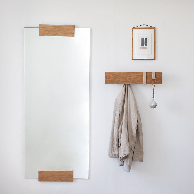 KORA HANGERS מתלה מתכת עם חזית עץ מעוצב לקיר