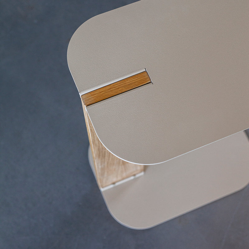CUT square - שולחן צד