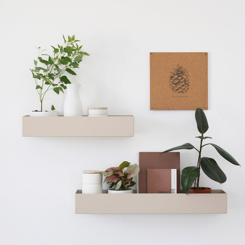 BOX 
מדף מתכת בעיצוב קופסה
